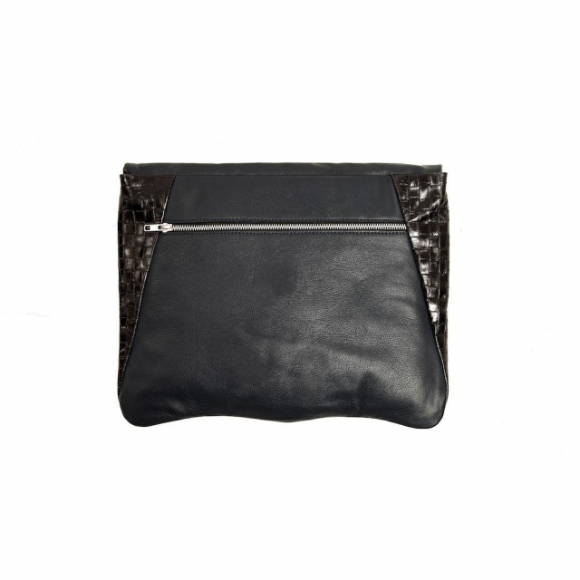 Hackney Pouch Bag Qrator