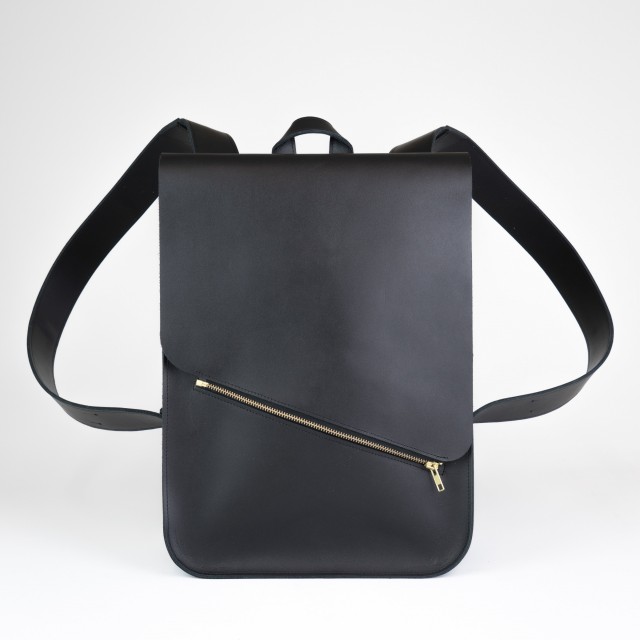 Medium Uni-sex Elegant Backpack by Zand-Erover | Qrator