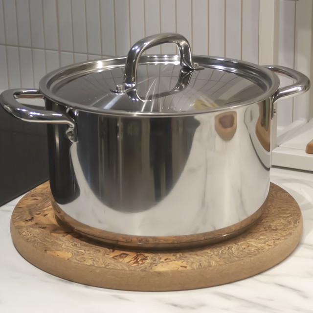 VIDA 2Pieces Round Natural Cork Hot Pad Large and Extra Large Qrator